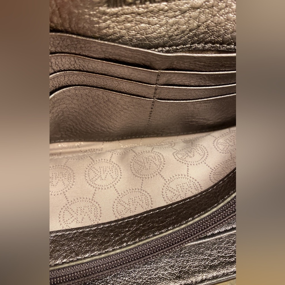 Michael Kors Wallet - Picture 7 of 16
